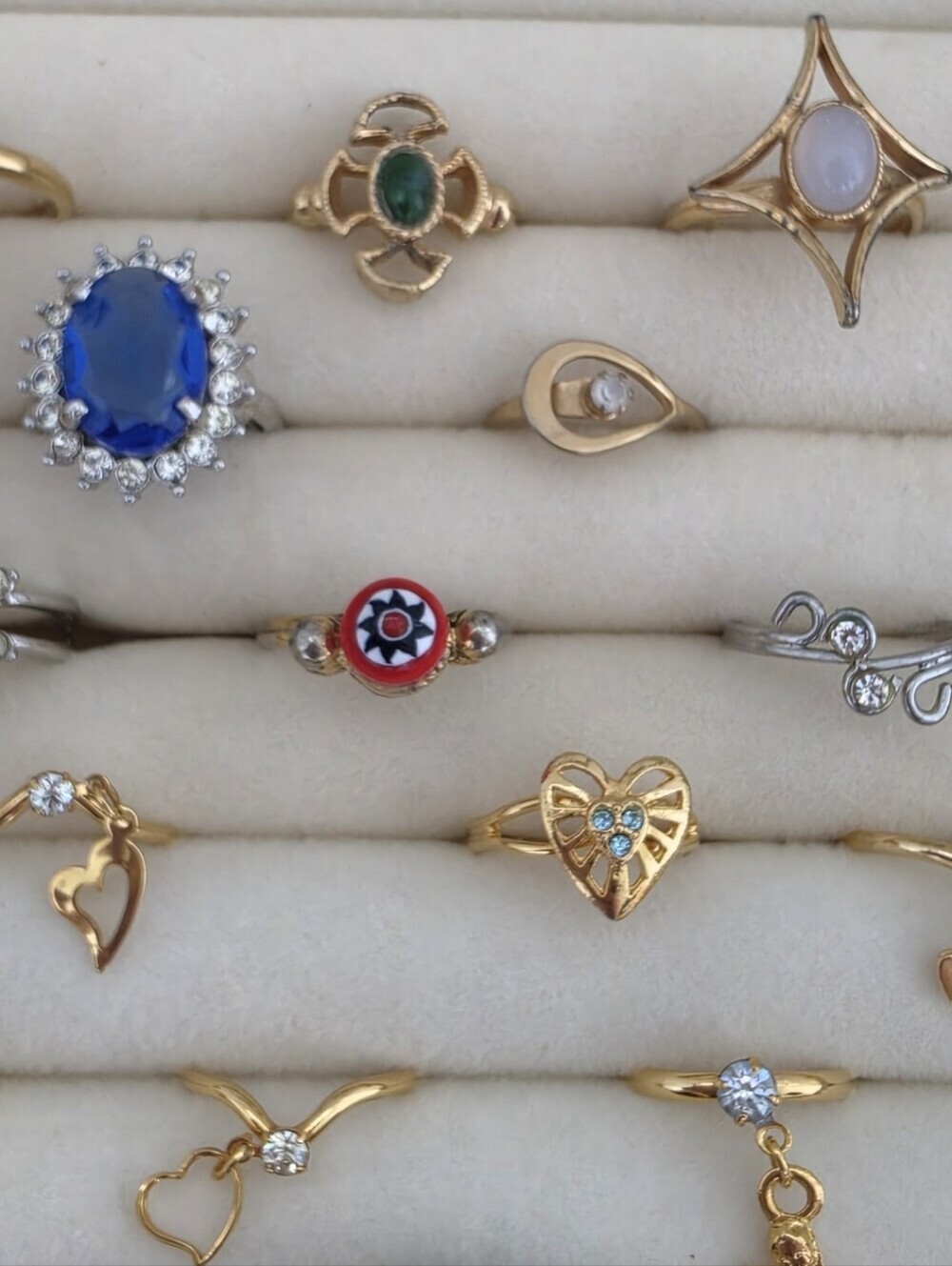 Vintage Avon, Sarah Coventry & NOS Rings 21pc Lot | Cottagecore Coquette Rings - Picture 6 of 17